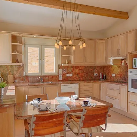 Villa Guzman - Romero